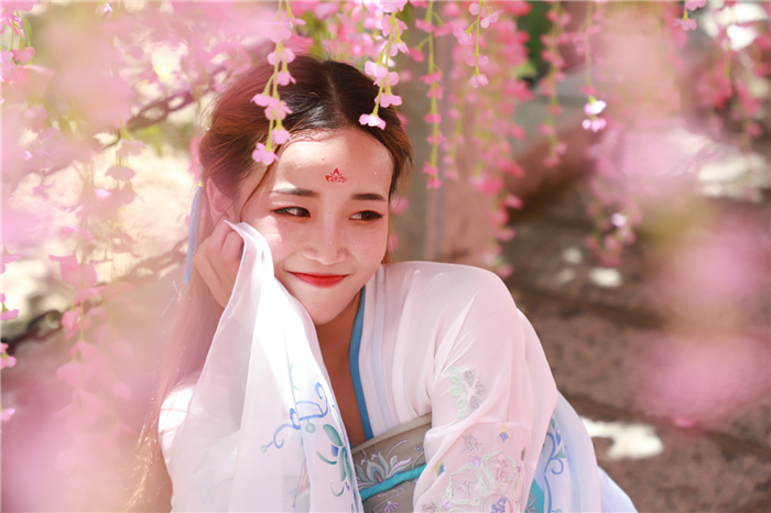 藤蘿花長(zhǎng)廊下打卡1